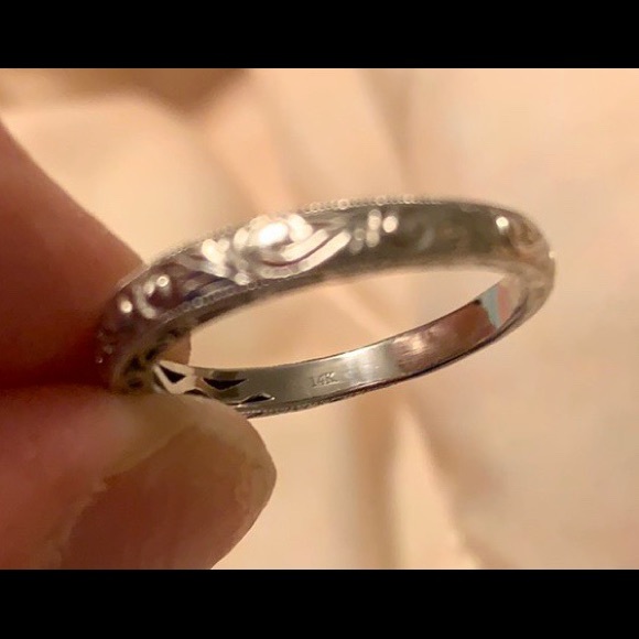14k White Gold Filigree Ring. - Picture 5 of 8